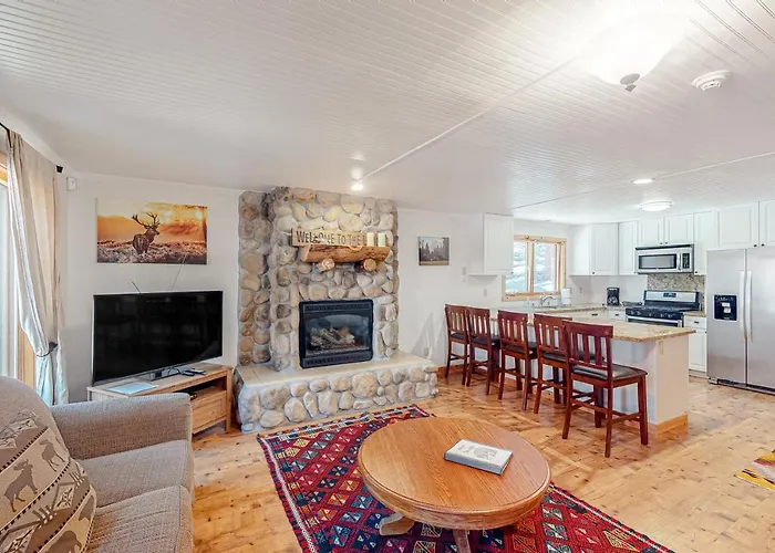 Oso Lodge Unit B